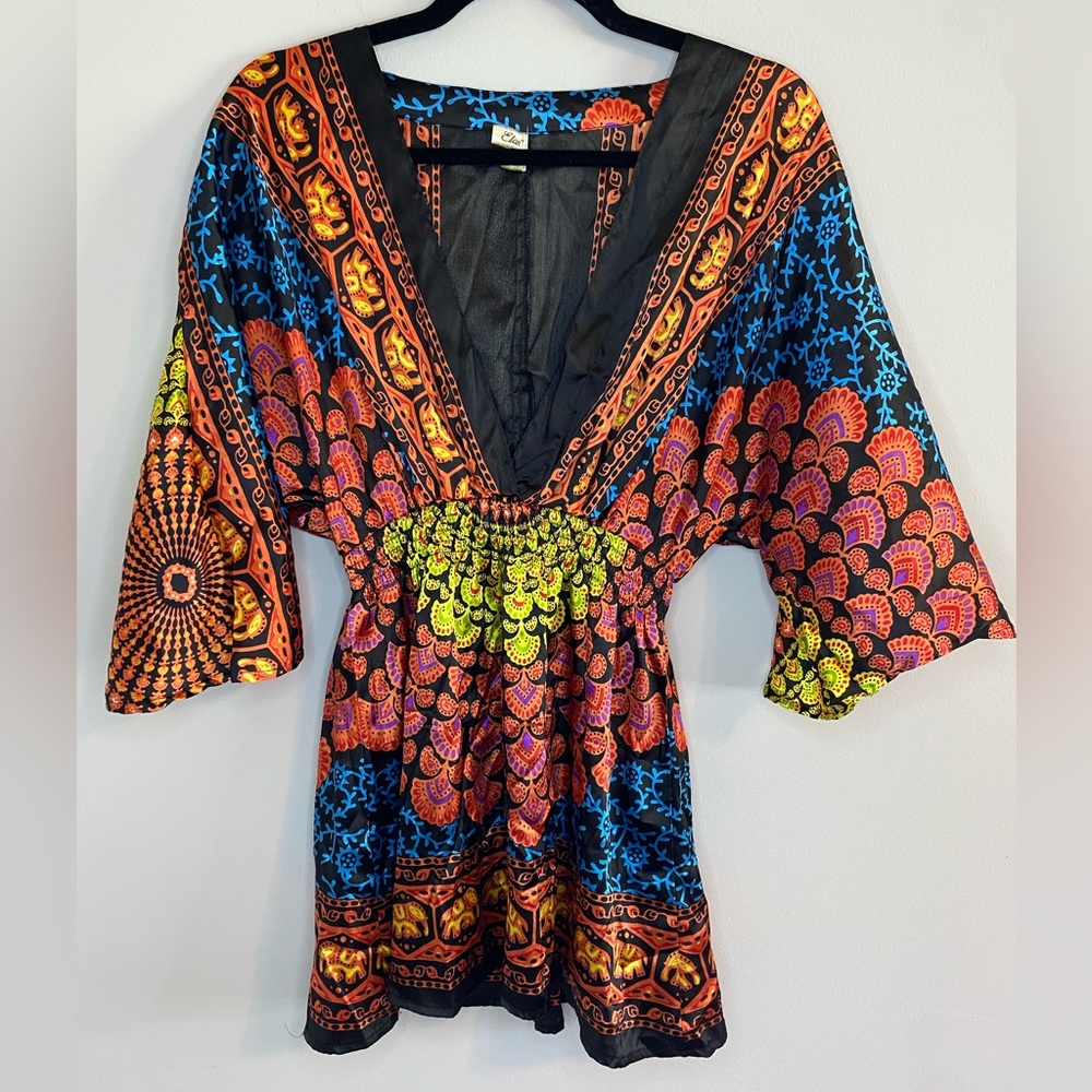Elan Top Large colorful tunic red blue orange gold dress V Neck cool pattern